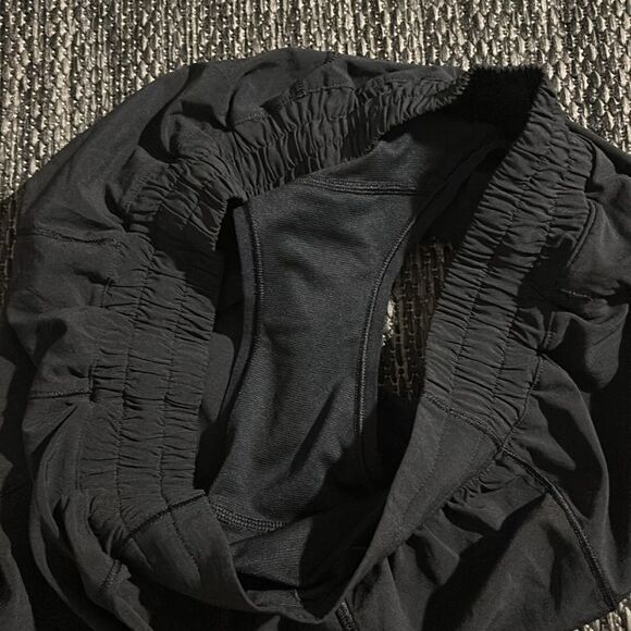 Lululemon Hotty Hot Short II *Long 3.5” - Picture 5 of 7